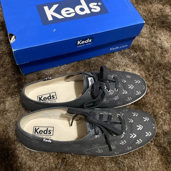 NEW Grey Keds with Arrow Details - Picture 6 of 9